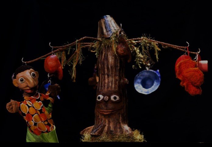 El árbol de sombreros (teatro de títeres)